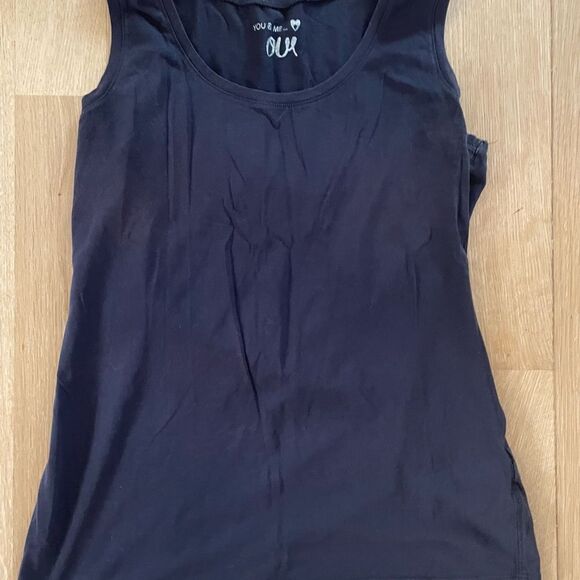 Black sleeveless shirt  - Picture 2 of 5